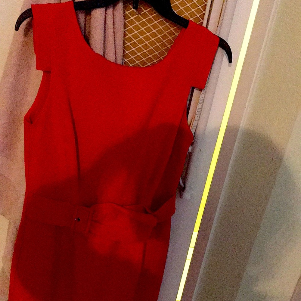 Size small buckle like waist slit back bottom